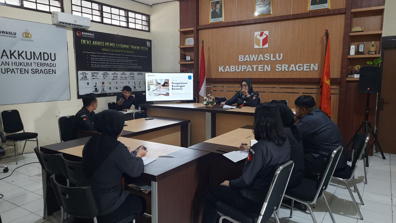 Ibu Yuni Setyawati, S.H., M.Si. memberikan sambutan terkait orientasi CPNS Divisi Keuangan