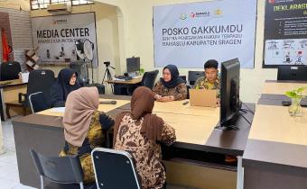 Evaluasi kinerja dan koordinasi internal Divisi SDMOD berlangsung di Aula Bawaslu Sragen.