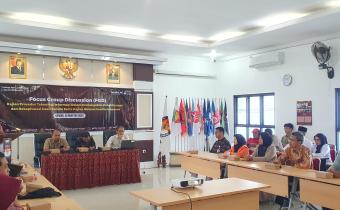 Bawaslu Kabupaten Sragen hadiri undangan FGD (Focus Group Discussion) KPU Kabupaten Sragen tema kajian prosedur informasi dalam pemungutan,penghitungan dan rekapitulasi hasil pemilu serta kajian sistem pemilu indonesia.