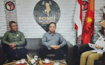Podcast bersama Ketua KPU Sragen Prihantoro PN, S.E., dan Ketua Bawaslu Sragen Dwi Budhi Prasetyo, S.Fil.I., M.H., dipandu host Elli Julimas, S.H., membahas sinergi di masa non-tahapan Pemilu.